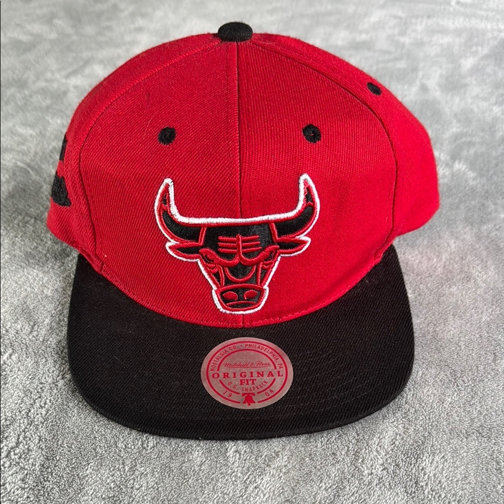 Mitchell & Ness Red and Black Bulls Cap